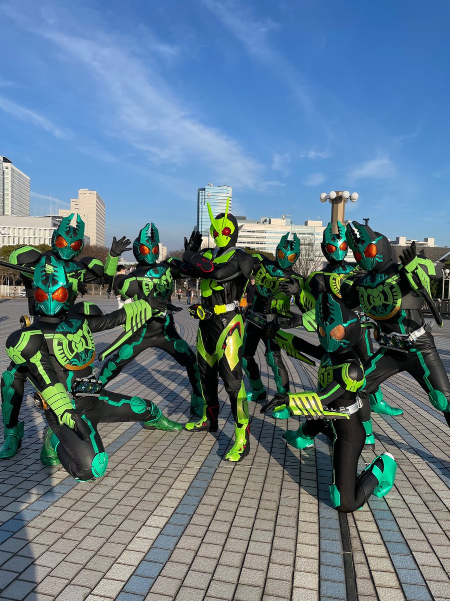 - cosplay : kamen rider OOO &amp; 01 -

同じバッタ仲間として写真撮らせていただきました〜！！！！！！
※どなたか分からないので、タグつけ無しですみません…！

#となコス