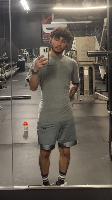 Watch Pablx Sanchez 💦's leaked NSFW photo on TwXstars