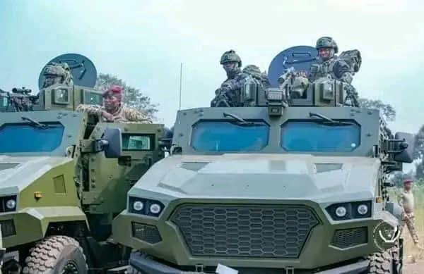 JacquesHeri24's tweet image. 🇨🇩 #Kadima, votre oncle Tshilombo a déployé des chars de combats, des autos blindés de l'armée avec dispositifs importants des forces spéciales ds les grandes villes du pays en prévision de sa proclamation comme Président, ÇA C'EST PROCLAMÉ LES RÉSULTATS DES ÉLECTIONS DS UN CHAR