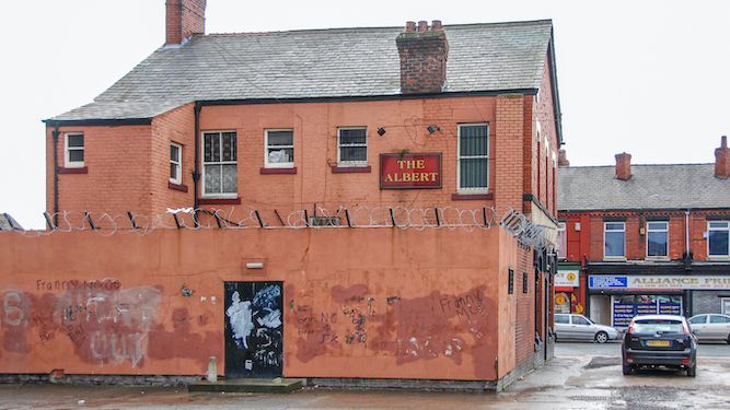 Shit local pub believes itself worthy of ticket-only New Year’s Eve buff.ly/3TvN4o1