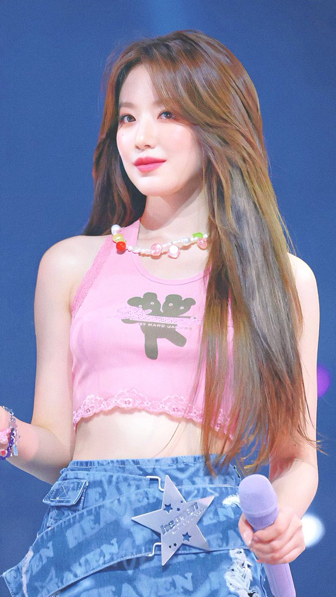 Shu0106_'s tweet photo. 🥰🖤
#여자아이들 #GIDLE #슈화 #SHUHUA #舒華 https://t.co/qNTWLLEg33