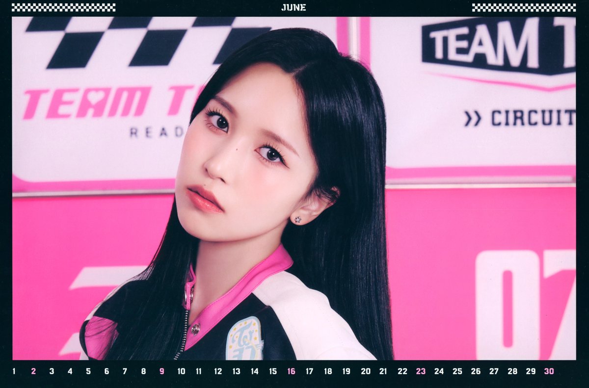 SCAN] TWICE JAPAN SEASON'S GREETINGS 2024 'Circuit24' - Desk