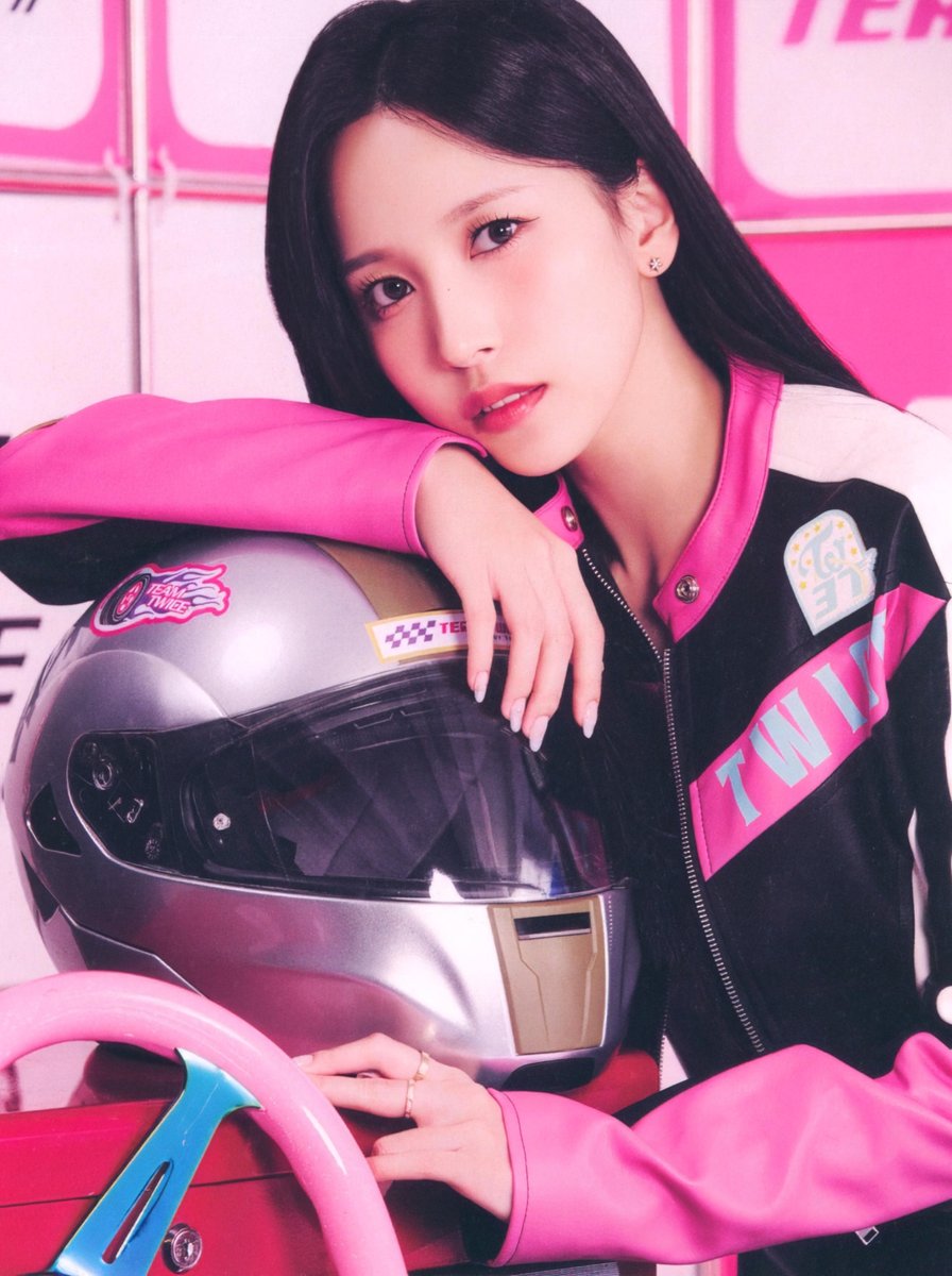 SCAN] TWICE JAPAN SEASON'S GREETINGS 2024 'Circuit24' - Desk