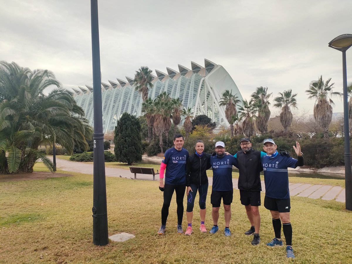 miguelgiron1975's tweet photo. Últimos Kms de 2023 con una compañía complicada de superar!!!! @elenis_76 @JulitoBelMin @Runners_Norte @josemsebastia #MenudoAño #SeAcaba2023 #MasQueCorrer #YoSi #VamosAres #VamosMarinxtu #VamosMaria https://t.co/ziUkWOnYM1