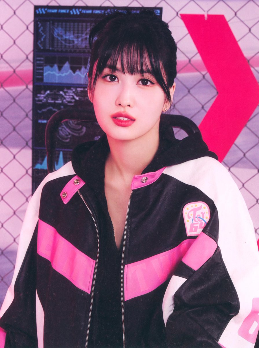 SCAN] TWICE JAPAN SEASON'S GREETINGS 2024 'Circuit24' - Desk