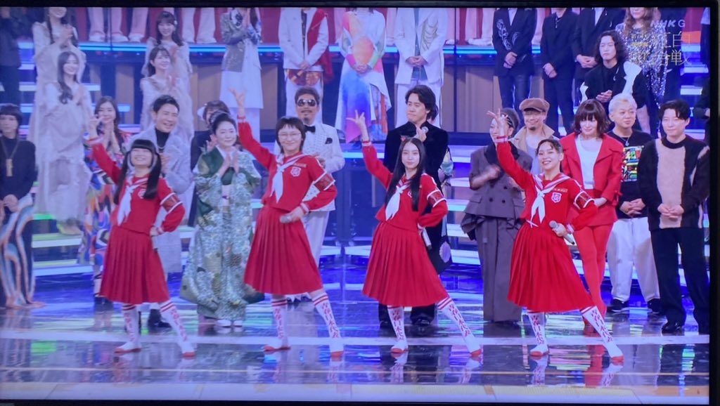 tamapoebi's tweet photo. リーダーズが紅白…
まじで感慨深い… https://t.co/XxIDtCbh6G