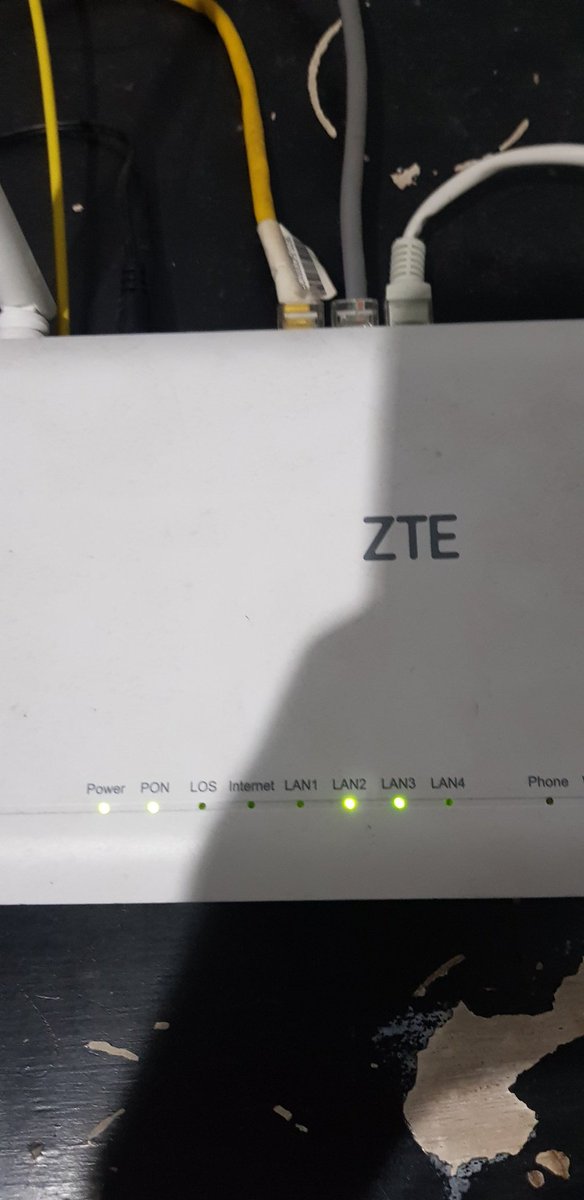 PrastianAngga's tweet photo. @FirstMediaCares Min tolong dibantu, modem on, tapi semua koneksi mati, indikator lampu internet jg mati, wifi gak bisa, lan gak bisa, internet mati total, tolong dapat ditindaklanjuti segera. Terima kasih https://t.co/kmYhUpzl47
