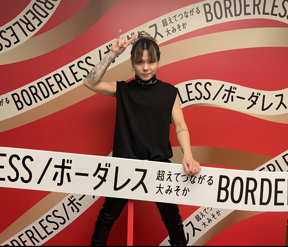 CrossfaithJapan's tweet photo. 【メディア出演情報】
本日ドラムのTatsuyaがYOASOBIのサポートドラムとして『第74回NHK 紅白歌合戦』に出演します。

放送は23時台〜を予定。

お見逃しなく！ #NHK紅白 #紅白歌合戦 https://t.co/TEFV5AHx4N
