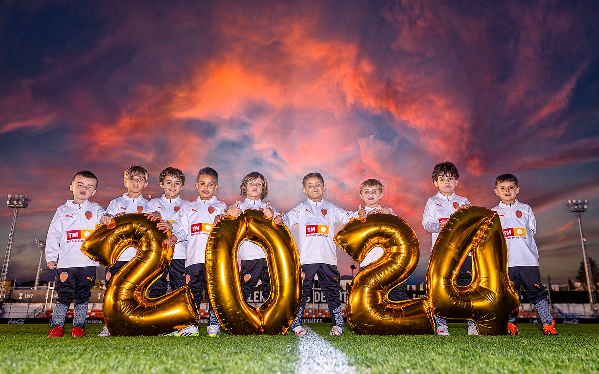 Happy new year from all the VCF Academy Programs family! We wish you all the best for 2024. Amunt Valencia CF!