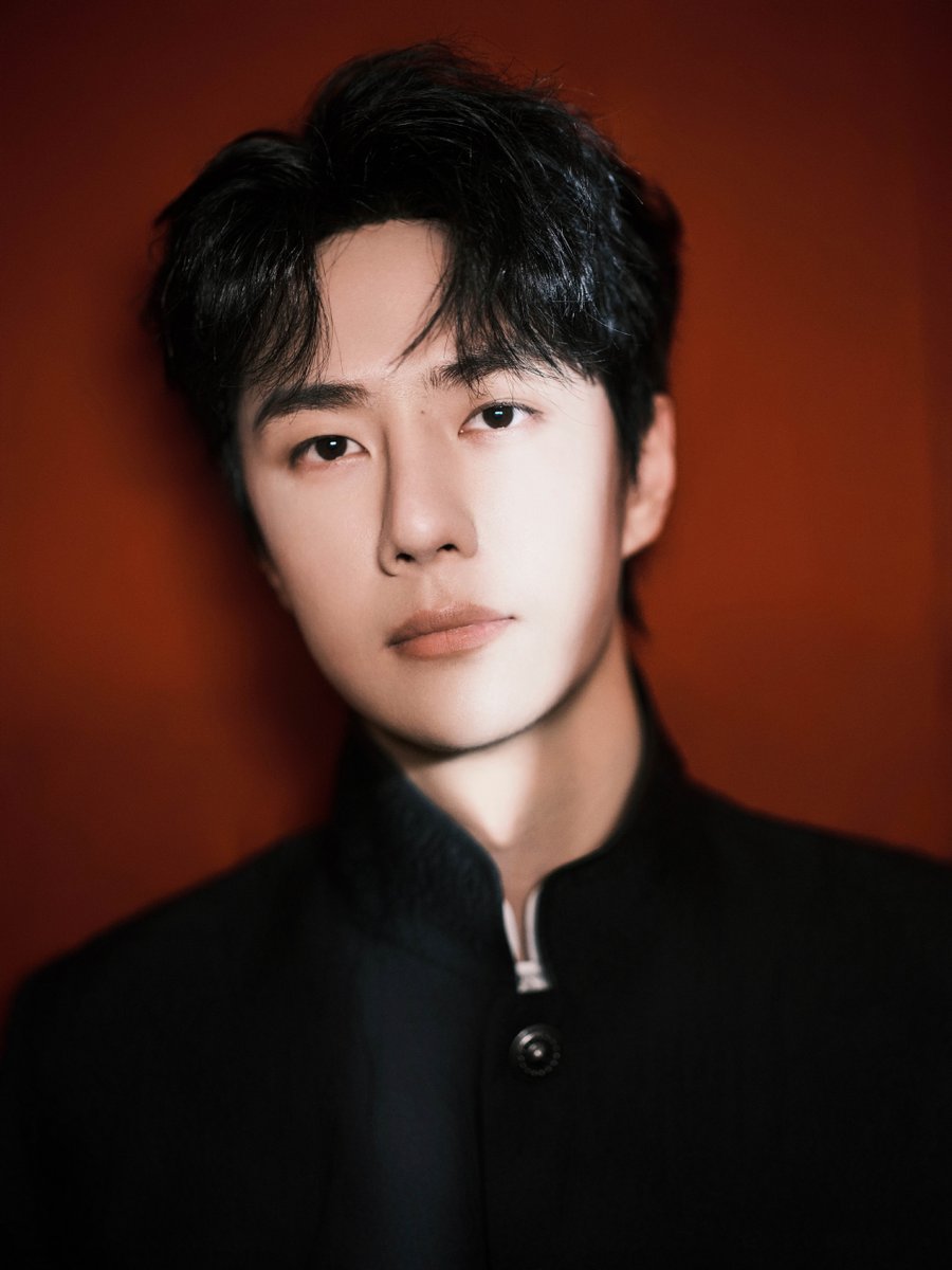 Ponpon6334's tweet photo. 微博 YIBO-OFFICIAL
｢王一博は新中国式スーツで東方気韻を披露し、今夜21時に〝出航2024-CCTV年越しパーティー〟をロックし、一緒に2024に駆けつけます！」

まさか2つの番組で出演時間が被ることはないだろうけど、何とか両方フルで観たい🥺とりあえずお風呂入ってカフェイン注入して待機します💕 https://t.co/pARuJOEXlA