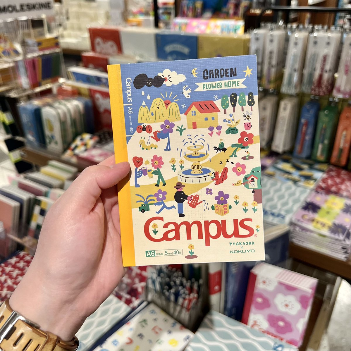 kinowhatsnew's tweet photo. เรื่องน่ารักยังไม่มี แต่สมุดจดดี ๆ มีที่คิโนะแล้วนะงับผม 🥺

พบกับ Campus สมุดบันทึกสุดน่ารักจากแบรนด์ Kokuyo ราคาจริงใจกับบัญชีเงินเก็บ น้อง ๆ เริ่มต้นที่ 38 บาทขึ้นไป แบงก์ร้อยมีทอน มีหลายปก หลายไซซ์ให้เลือกใช้ และสินค้าอื่น ๆ อีกมากมาย https://t.co/DguusVrlSs