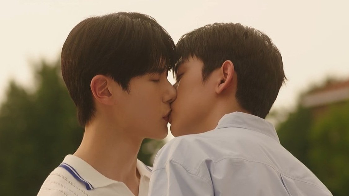 _BLNEWS's tweet image. MDL'e göre her yılın en iyi puan alan Kore BL'leri:

(2020) #WhereYourEyesLinger
(2021) #LightOnMe
(2022) #SemanticError
(2023) #ABreezeOfLove