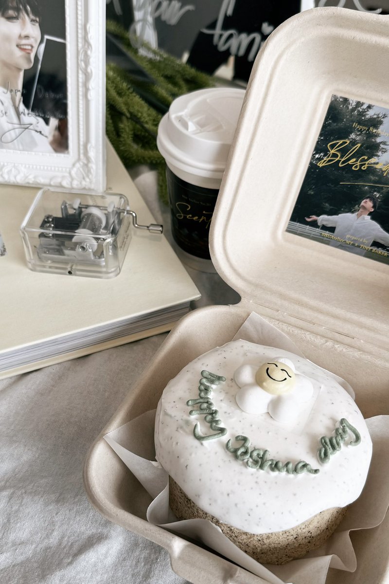 ૮ ˶ᵔ ᵕ ᵔ˶ ა ♡‧₊˚

#ScentsOfShua
