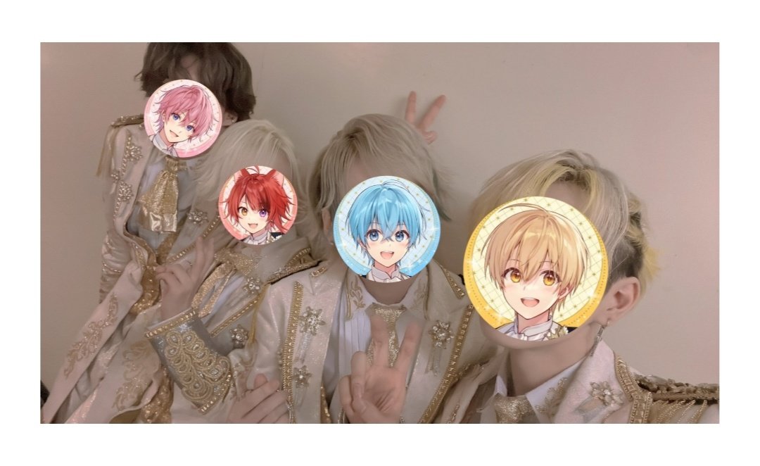 lz___suki's tweet photo. すとぷりのスキスキ星人最高でした߹ ߹♡紅白の舞台で輝いてる所姿を見れて、最高の時間を一緒に過ごせて幸せだったよ。今年最後に最高の幸せをありがとう。すとぷり大好きです。 #すとぷり紅白  #さとみくん #ころんくん #紅白歌合戦 https://t.co/0EvC6mCRBr