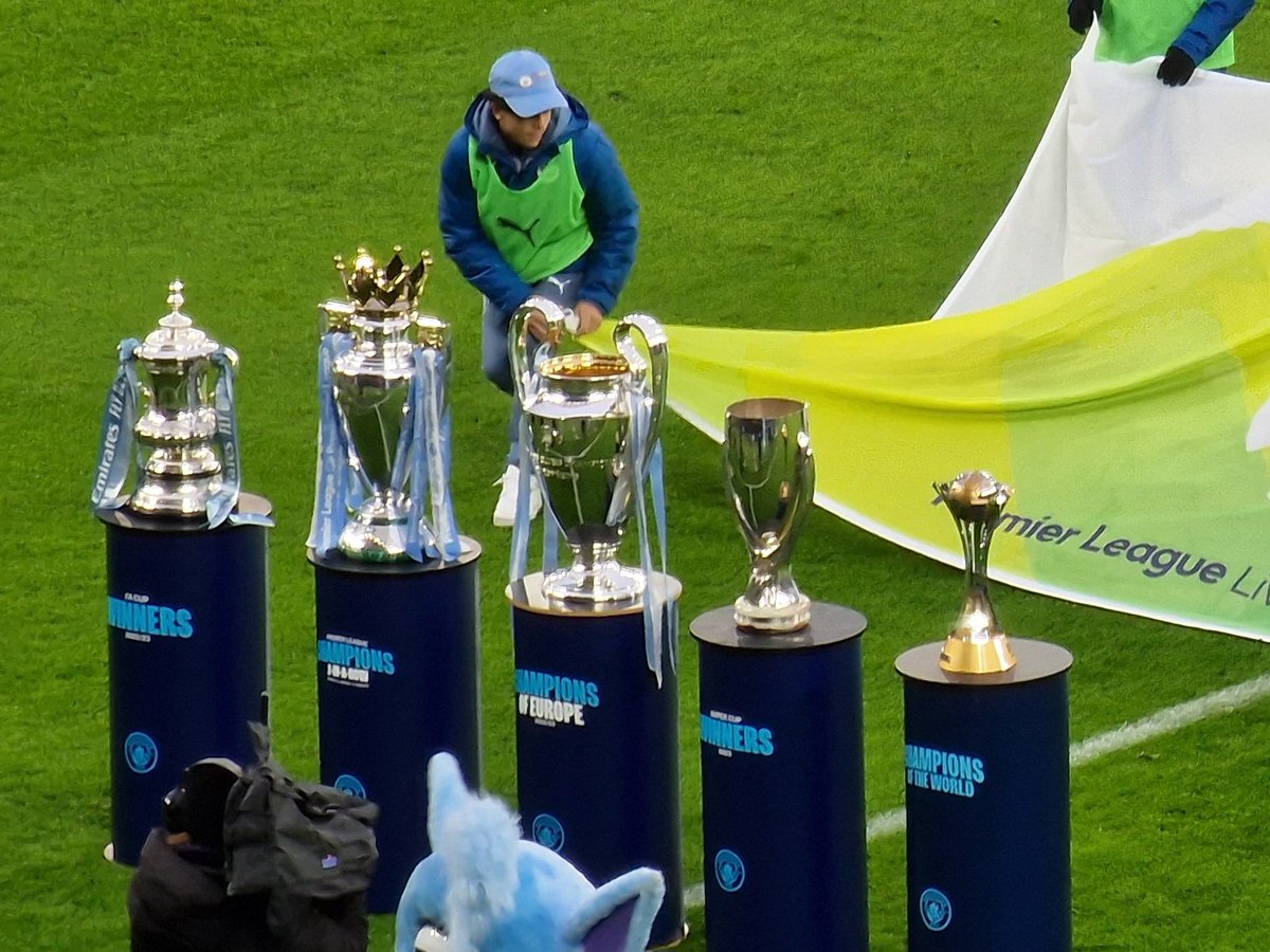 NigelGreyson's tweet photo. Look what you get with more money than anyone else. #ManCity #sufc https://t.co/Ii6nB5nXxa