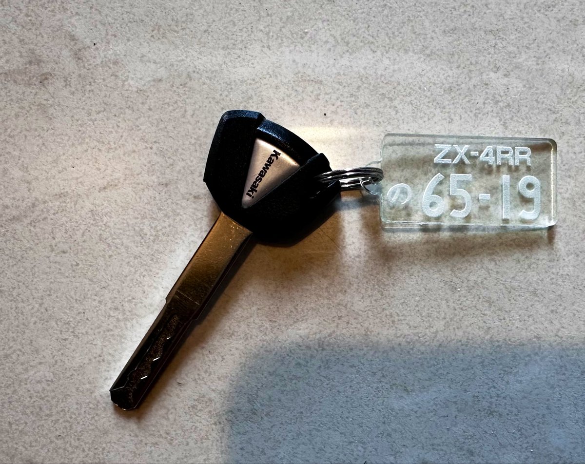 ZX_25R_Kyoto's tweet image. キーホルダー届いてたのやっと付けた🤣
 #FUNFACTORY  
様ありがとうございます🙏✨