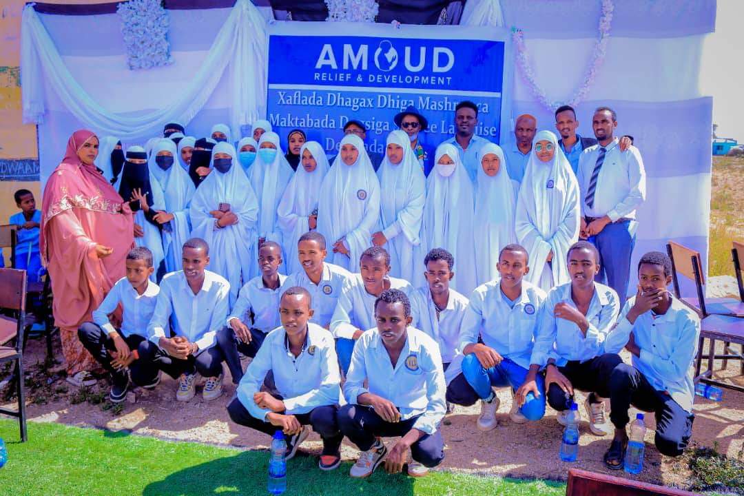 cabdiraxmanmid's tweet photo. Haayadda @AmoudFoundation
Ayaa maanta ka dhagax dhigtay magaalada #Lafaciise Maktabada wax akhriska (#library) oo lagu kordhinayo Dugsiga Sare ee Lafociise.

Haayada ayaa horey u dhagax dhigtay #Maktabada_Dadweynaha eee #Degmada_Awbare, taas oo dhismaheedu gebogebo ku dhawyahay. https://t.co/YAXDug4xSk