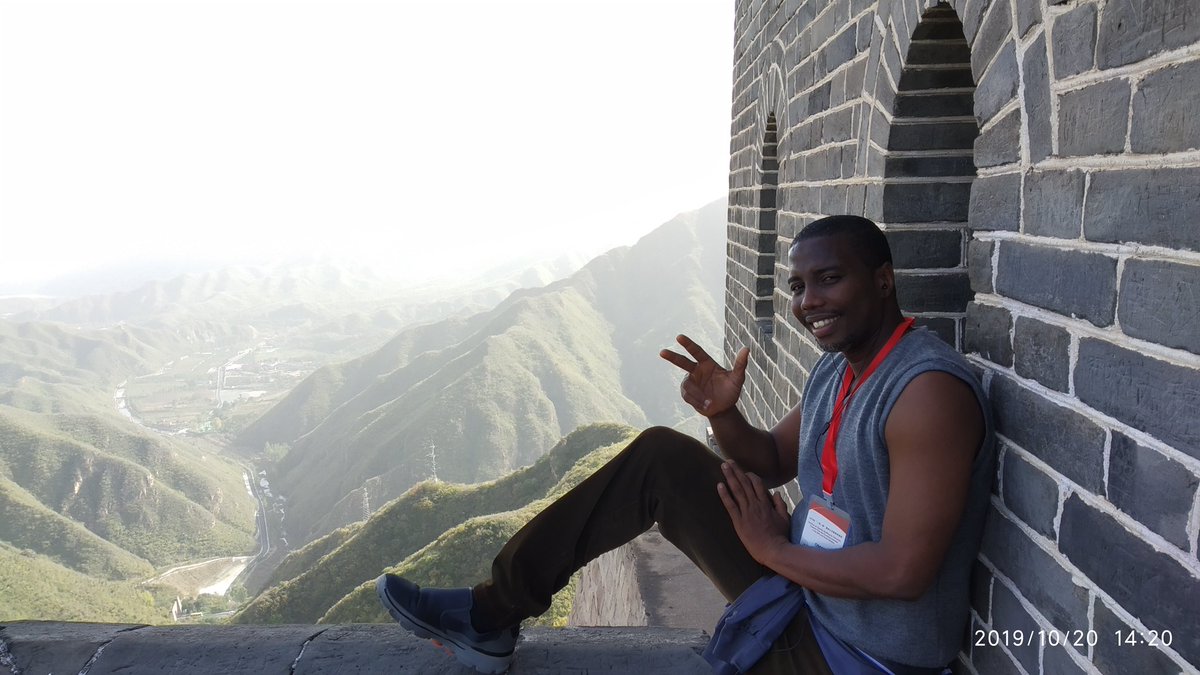 activeabby1's tweet photo. @Phbhimself Unapaswa kuwa na pumzi ya kutosha kukwea the great wall https://t.co/Yg4DarjMoa