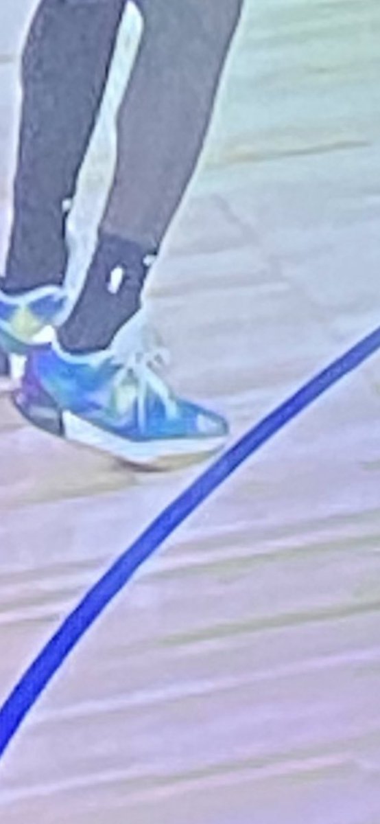 RJbarrettlife's tweet photo. Clear as day not on the line. @NBA #getnewrefs https://t.co/lP2oBDqsQB