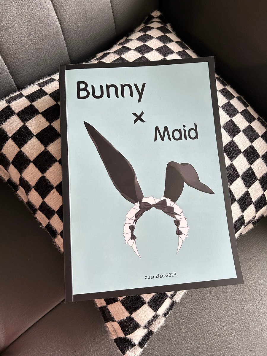 A册的样本到咯
这次换了新的厂家，色彩和质量都相当不错🤤🤤🤤
🛒：《Bunny×Maid》 https://t.co/xAfErqXRYc https://t.co/FiWeDnFcWB