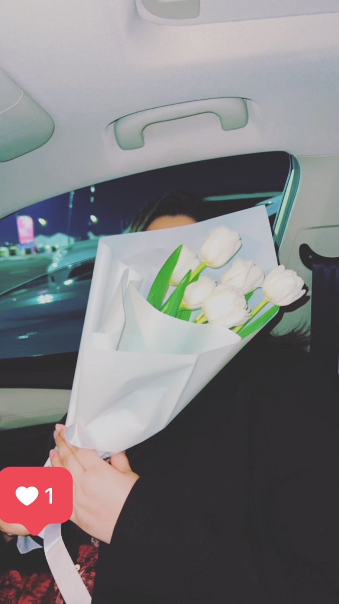 dr_ashi345's tweet photo. Relax guys he got me tulips anyway 🤣♥️ https://t.co/xjJazUviQw