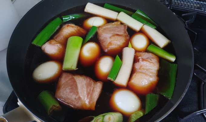 お雑煮の仕込みと明日用のいつもの煮豚完了d(˙꒳​˙* ) 