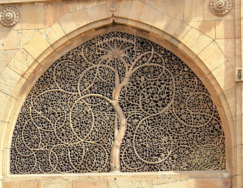 Revisiting the intricately-carved stone latticework of ‘The Tree of Life’ in the window of 16th-century Sidi Saiyyed Mosque in Ahmedabad, India, named after the Ethiopian nobleman (& ex-slave) who commissioned it