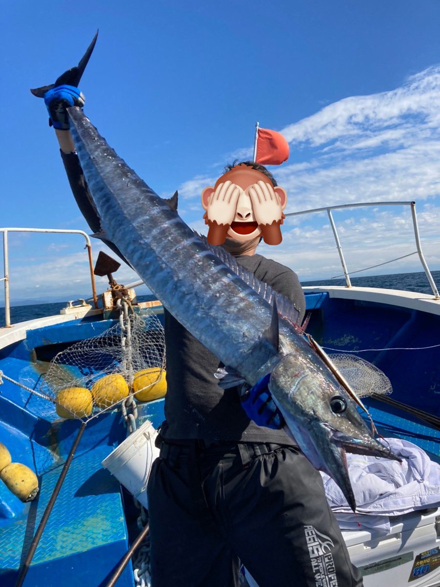 tsuritaro55's tweet photo. #今年の釣果を4枚で振り返る

1三重県遠征トンジギ
2ジギングでカジキ70kg
3マハタ
4オキサワラ11.5kg https://t.co/0Ckw6s0BBH