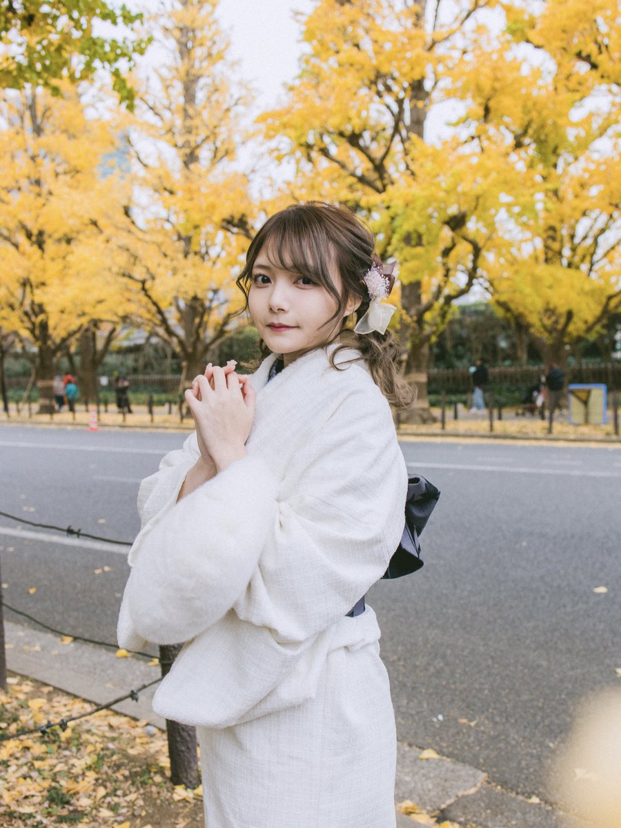 maririri125's tweet photo. 去玩幾日唯獨只有找銀杏當日陰天，其餘日子晴空萬里，2023年你走吧🌞 https://t.co/dsA3hKdqol