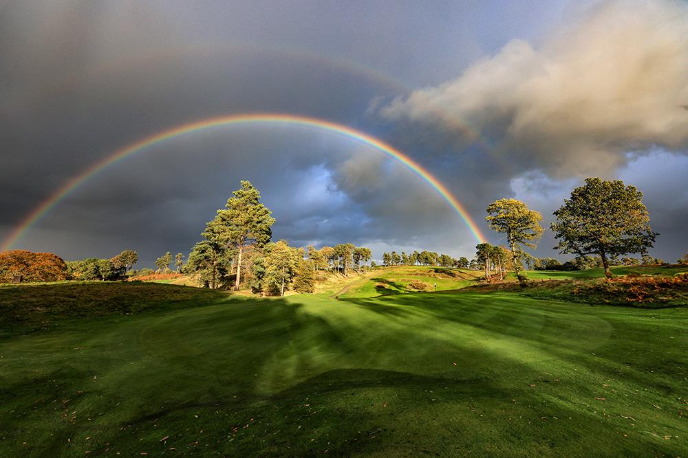 @NationGolfing The amazing rainbow from behind the 12th at The Addington (with thanks to @Cannonball63).