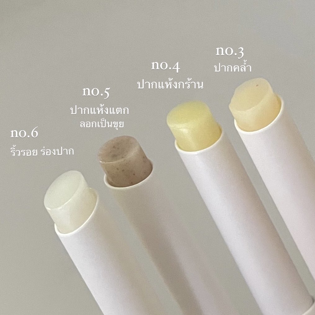 mmytype_'s tweet photo. วาสลีนออกใหม่ เซรั่มลิปบำรุงปากไลน์เดียวกับโลชั่น Pro Derma เลยย มี 4 สูตร นี่ชอบมากกทาได้ทั้งวันเนื้อเข้มข้นแต่ไม่หนึบ แท่งเรียวๆพกง่าย

No.3 สีชมพู แก้ปากคล้ำ (ทาแล้วสีจะอมชมพูระเรื่อๆสวยม้าก)
no.4 สีฟ้า แก้ปัญหาปากแห้งกร้าน แพ้ง่าย (อันนี้ชุ่มชื้นแบบสุด)
no.5 สีเขียว แก้ปากแห้งแตก ลอกเป็นขุย (สครับปาก) 
no.6 สีม่วง แก้ร่องปากลึก ริ้วรอย