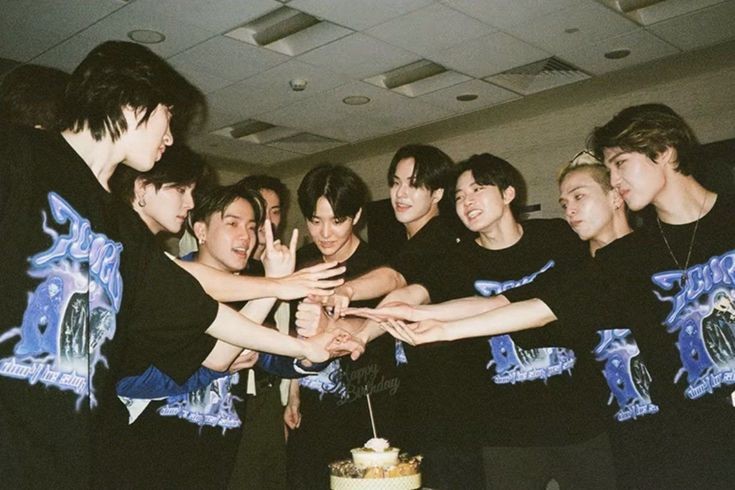 ㅤㅤㅤ
[ 𝗴𝗲𝗼𝘃𝗮𝗻𝗶𝗸𝗮𝗵 Instagram update ]

Thank you 2023!! 
ㅤㅤㅤ