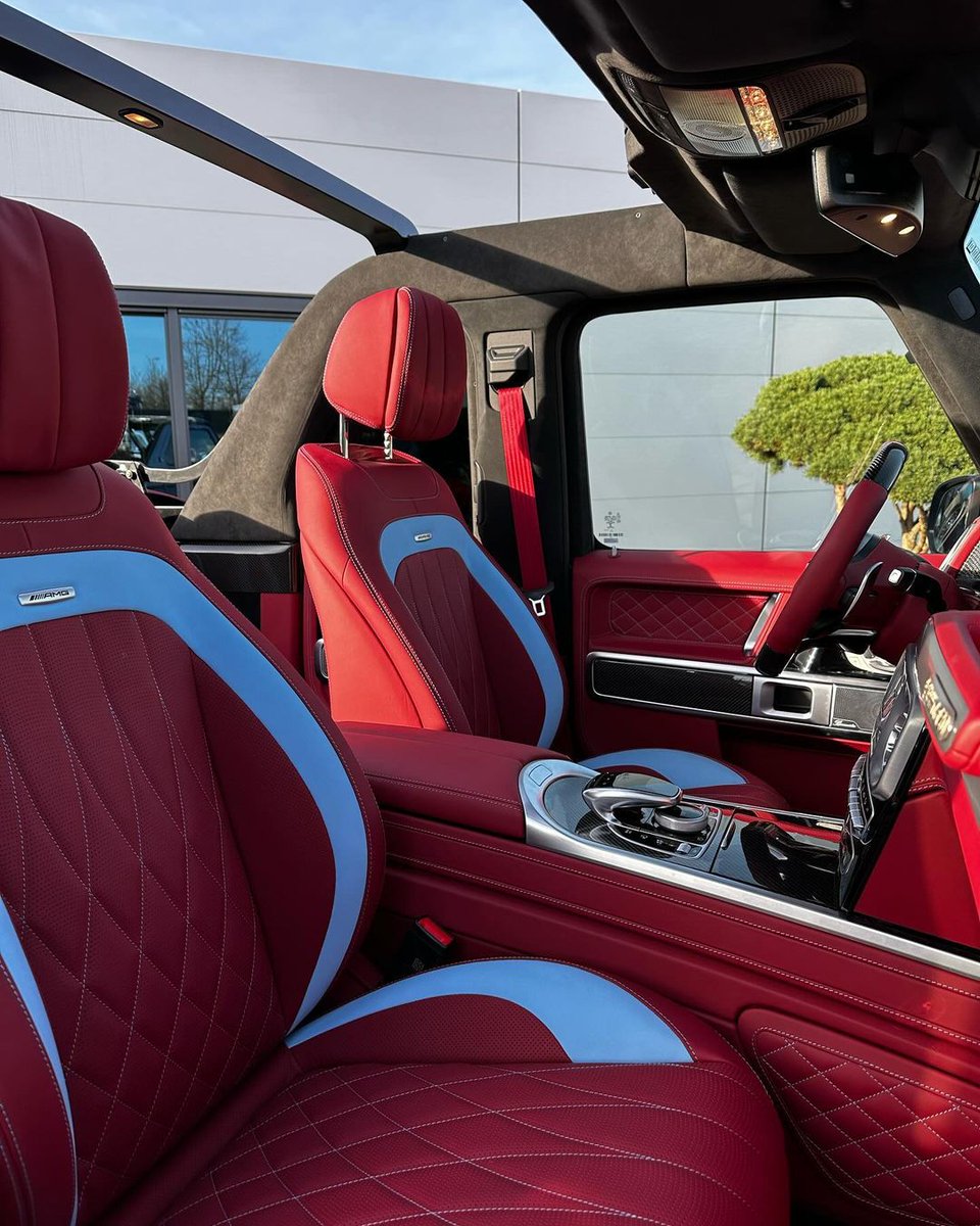 mbmaybachfans's tweet photo. 1 of 20 New G63 AMG Cabriolet V8 💙 Rate it 1-10!

📸: @sindikautomobile (IG) https://t.co/OOg8To1aPG