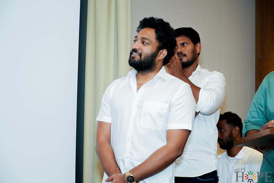 Happy morning
Vikku FAM
Vikramanarmy
#Aramvellum #Vikraman #Vikramanarmy #Vaathivikramn #Thozarvikraman