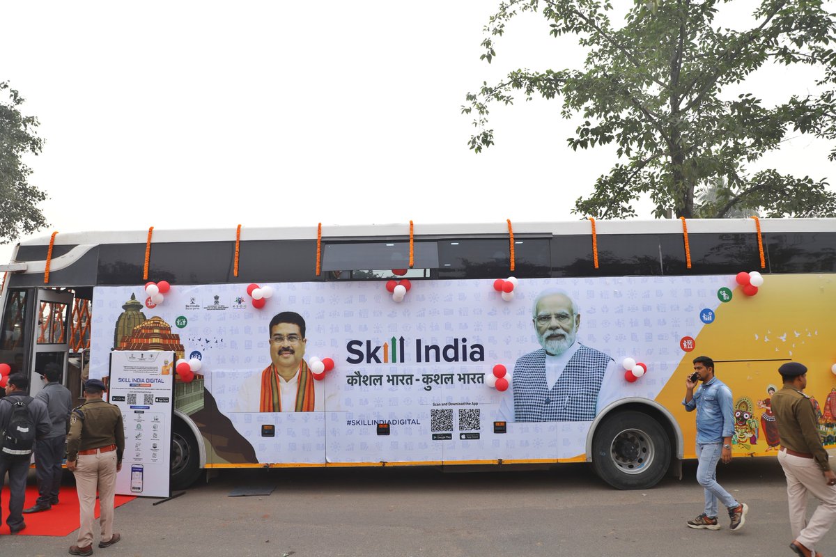 VedMTiwari's tweet photo. Keeping with our vision of #KushalBharatViksitBharat, we are making skilling, reskilling and upskilling easier than ever and bringing skills to your doorstep with Kaushal Rath.

Launched by our Hon'ble Minister of Skill Development and Entrepreneurship, Sh. @dpradhanbjp in Odisha today. The Kaushal Rath is poised to transform skill training in India. Kaushal Rath, an @NSDCINDIA  initiative is aimed to make skilling accessible to the remotest corners of the country, to bridge the gap between skill training and employment.

With state-of-the-art tools, facilities, and certified trainers, the Kaushal Rath will offer training and certification across various modules, opening doors of opportunity for employment and self-employment for the youth. 

Please spread the word about this groundbreaking initiative, and come together to support the youth of our nation in building their future leading to #KushalBharatViksitBharat.

 #SkillIndia #EmpowerYouth #KaushalRath #DigitalIndia #ViksitBharat #YouthEmpowerment #SkillDevelopment. Let's make #KushalBharatViksit Bharat a reality! #EmpoweringYouth #FutureOfWork #SkillsForSuccess