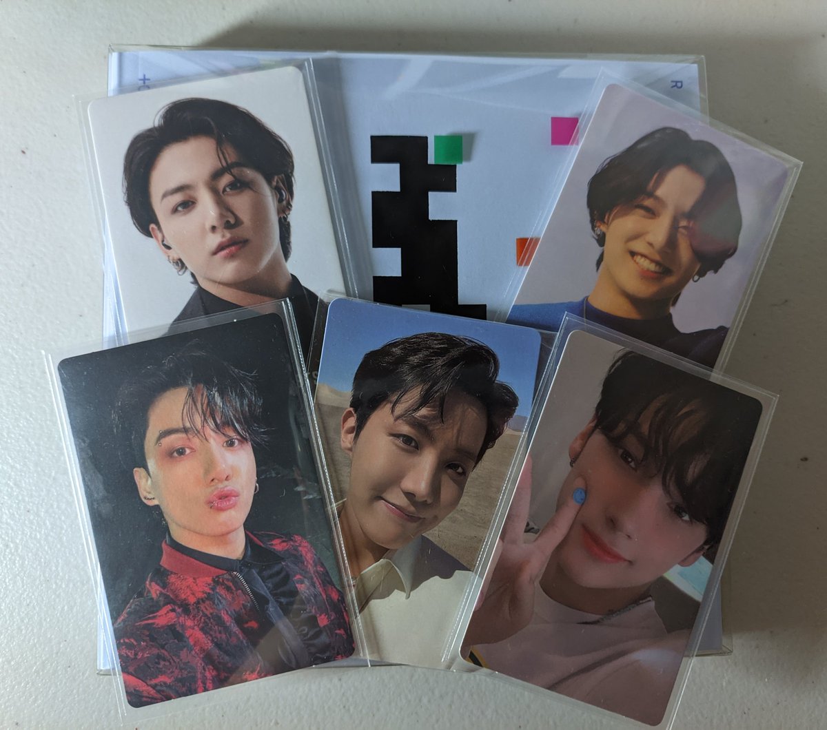 0797KTH's tweet photo. 🎧 #kitcartsells  
🎱 https://t.co/qITlTvycYF

:¨·.·¨:
 `·.. Wts Lfb Year-end sale 🗯

 Kookabi set C .ᐟ
↳₱3k (before 3.1k) + pf .ᐟ

⌗ bts jungkook Jk jhope hobi hyuka kai txt minisode blue hour be ess pob proof pob vamp koo noot noot samsung latin pc ph wtb https://t.co/Fni7tkwMaS
