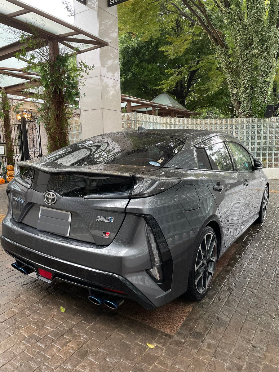 ALTEZZA18KOU's tweet image. プリウスPHV用BLITZマフラー
6万で欲しい人居ませんか〜？
GRにて使用してました。

#マフラー売ります
#プリウスPHV
#GR