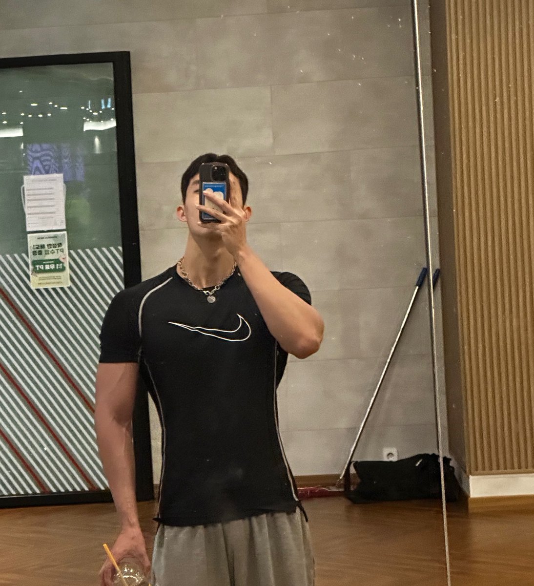 BACKLOG010's tweet photo. 한해 마무리 🦵💪
내일부터 일년간 또 힘있게 https://t.co/N68Bfy3898