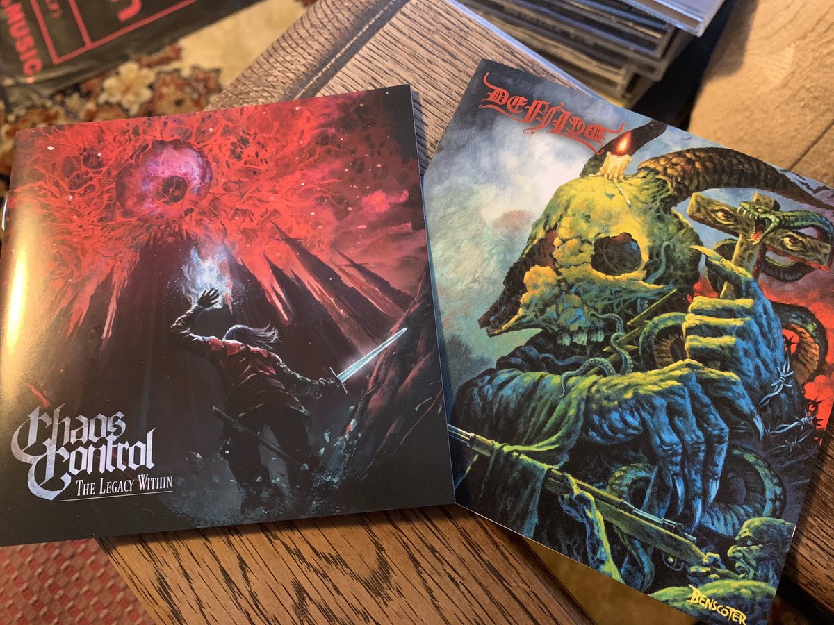 so_hey_mtl's tweet image. まあ毎年そうなのだけど、今年出た新作を全然買っていないことに気づく。そんな中で、2023年よく聴いたのはこれとこれだなあ。
#AlbumOfTheYear2023 
#ChaosControl 
#Defiled