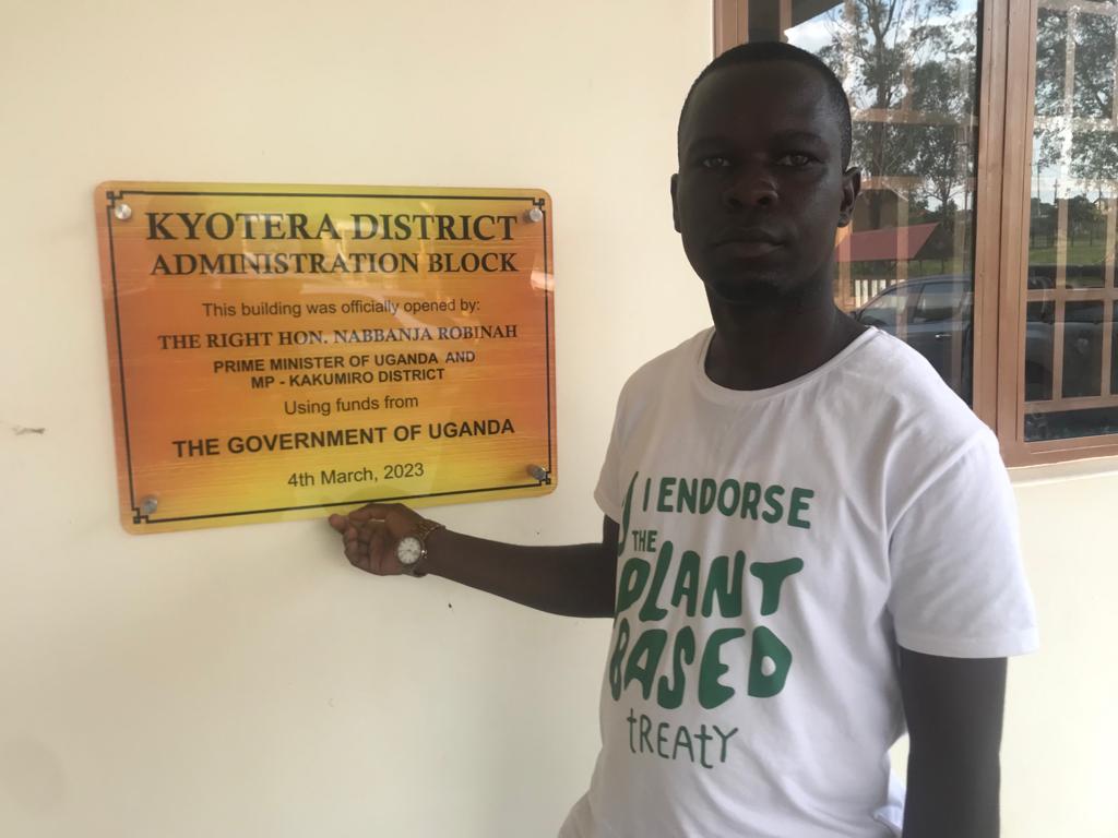 Kyotera Vegan Youth Empowerment Program (@kyoteravegan) on Twitter photo Kyotera District Endorses the @plantbasedtreaty becoming the first in Uganda Africa to Endorse the PBT.
Thanks to Moses Kalyango the PBT Campaigner 🌱 chapter Uganda
<a href="/crok11204/">Bonnie Abalanda</a> <a href="/VeganFlag/">Vegan Flag</a> <a href="/laanimalsave/">Los Angeles Animal Save</a> <a href="/AnimalAllianceN/">Animal Alliance Network</a> Kyotera District Endorses the @plantbasedtreaty becoming the first in Uganda Africa to Endorse the PBT.
Thanks to Moses Kalyango the PBT Campaigner 🌱 chapter Uganda
<a href="/crok11204/">Bonnie Abalanda</a> <a href="/VeganFlag/">Vegan Flag</a> <a href="/laanimalsave/">Los Angeles Animal Save</a> <a href="/AnimalAllianceN/">Animal Alliance Network</a>