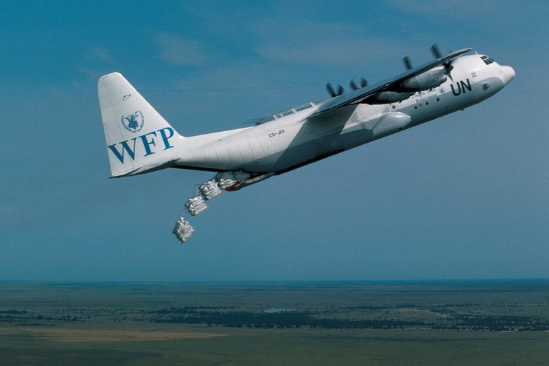 afalkhatib's tweet photo. It's time for the World Food Program (@WFP) to initiate humanitarian air operations in #Gaza & carry out food airdrops like in various conflict zones to stop starvation & famine. @UNRWA is incapable of reaching all those who are in desperate need of urgent help. #Gaza_food_drops