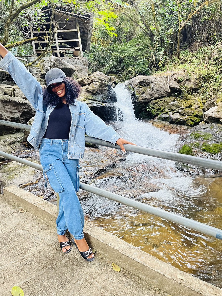 Cheers to new opportunities! Wishing you a fantastic journey ahead. See you in 2024! 🥂