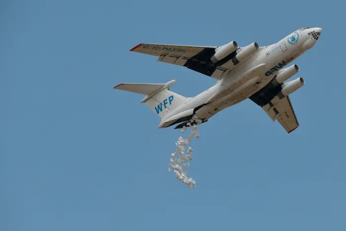 afalkhatib's tweet photo. It's time for the World Food Program (@WFP) to initiate humanitarian air operations in #Gaza & carry out food airdrops like in various conflict zones to stop starvation & famine. @UNRWA is incapable of reaching all those who are in desperate need of urgent help. #Gaza_food_drops