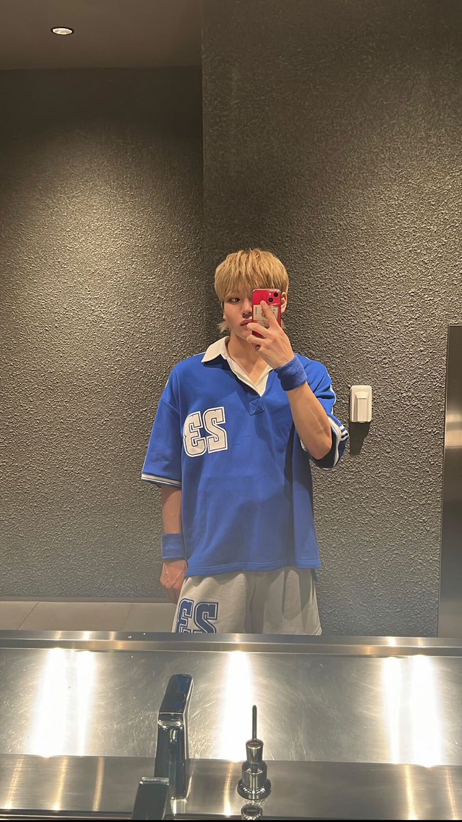 皆さん！こんにちは！GAKUです🐻
実は今年中に皆さんともう一度会いたくて来ちゃいました🥴
HAKUが挨拶に来てましたよね？？僕もしたくてHAKUの後にあげるねって話をしてました〜
今年を振り返ります！