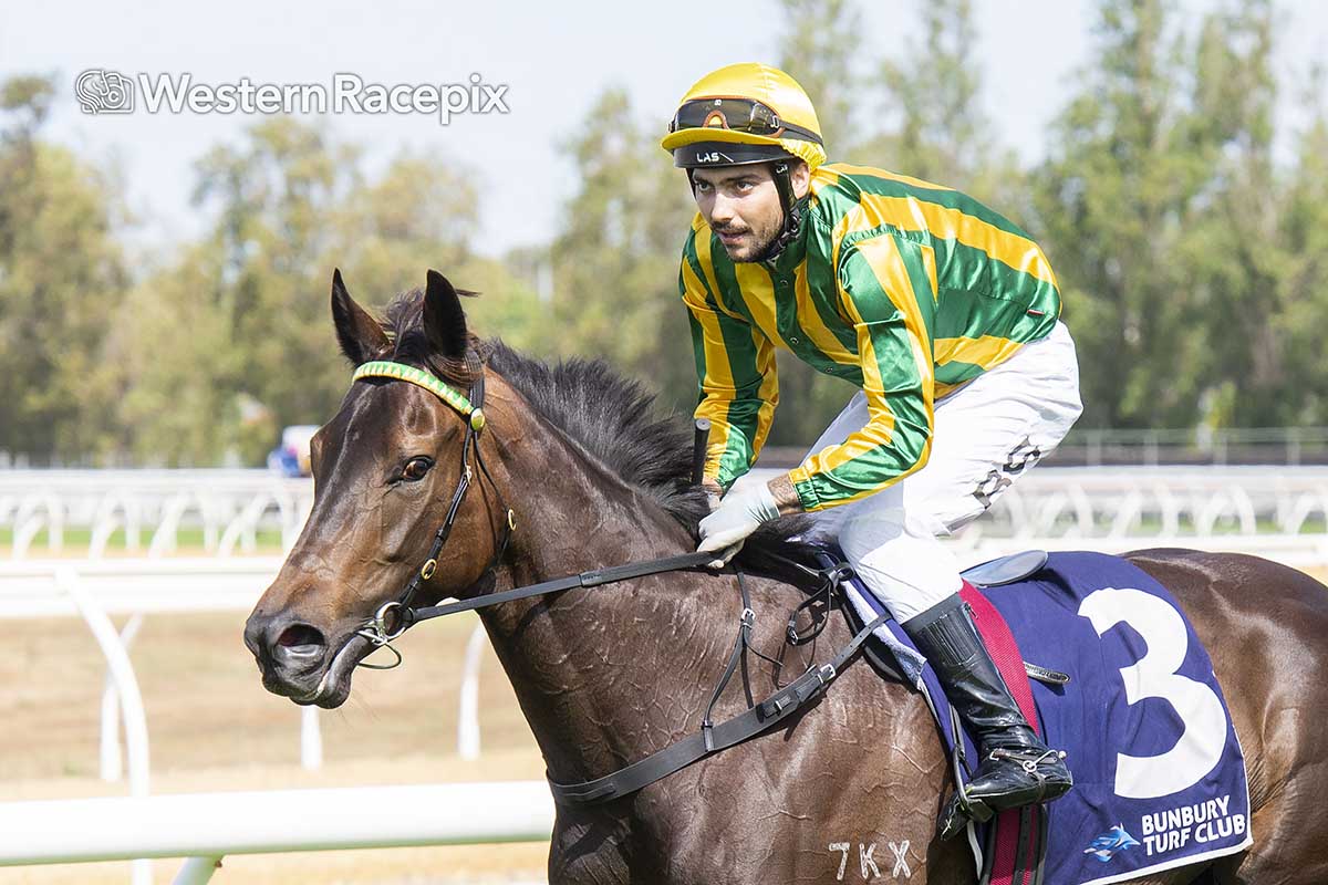 Western Racepix tweet media