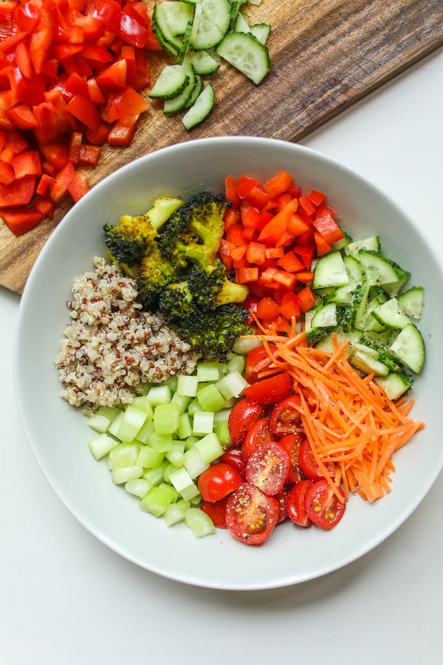 🥗 Mix up your salads with a variety of veggies! From radishes to avocados, create colorful and nutrient-packed salads that make every bite a delight. #SaladInspiration #VeggieMix #ColorfulSalads #HealthyChoices #FreshFlavors