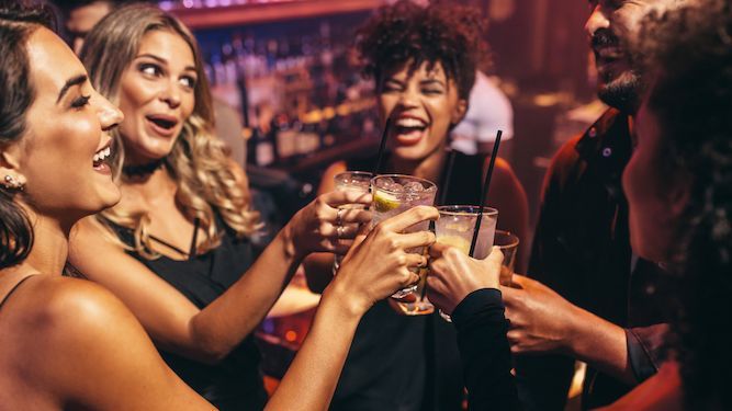 Couple still holding out for extravagant celebrity party with free bar buff.ly/3tt6UWe