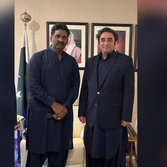 PPPNA127's tweet photo. میں کل پیر سے اس حلقہ میں اپنی ٹیم کے ساتھ الیکشن کے . دن تک ڈیرے ڈال کر بیٹھ جاؤں گا اور اپنے چیئر مین کو کامیاب کروا کر ہی واپس اپنے گھر فیصل آباد جاؤں گا اس حلقہ میں جیت بینظیر بھٹو شہید کے شہزادے بلاول بھٹو زرداری کی ہوگی۔
@BBhuttoZardari
#NA127BilawalKa
@NA127BilawalKa https://t.co/Vks9xeyfaX