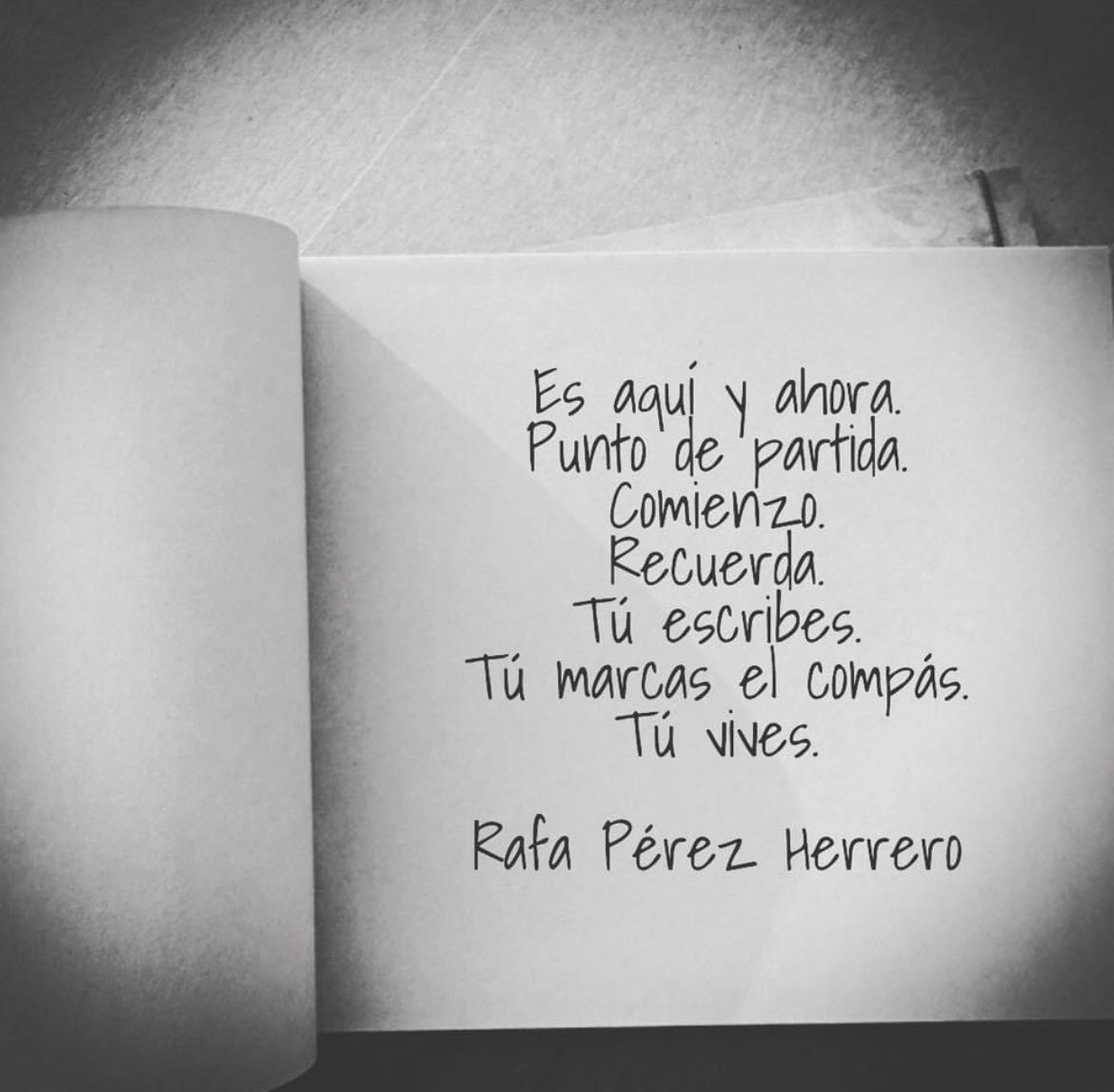 Feliz Año Nuevo a todos
Por un 2024 rodeados de los que de verdad importan