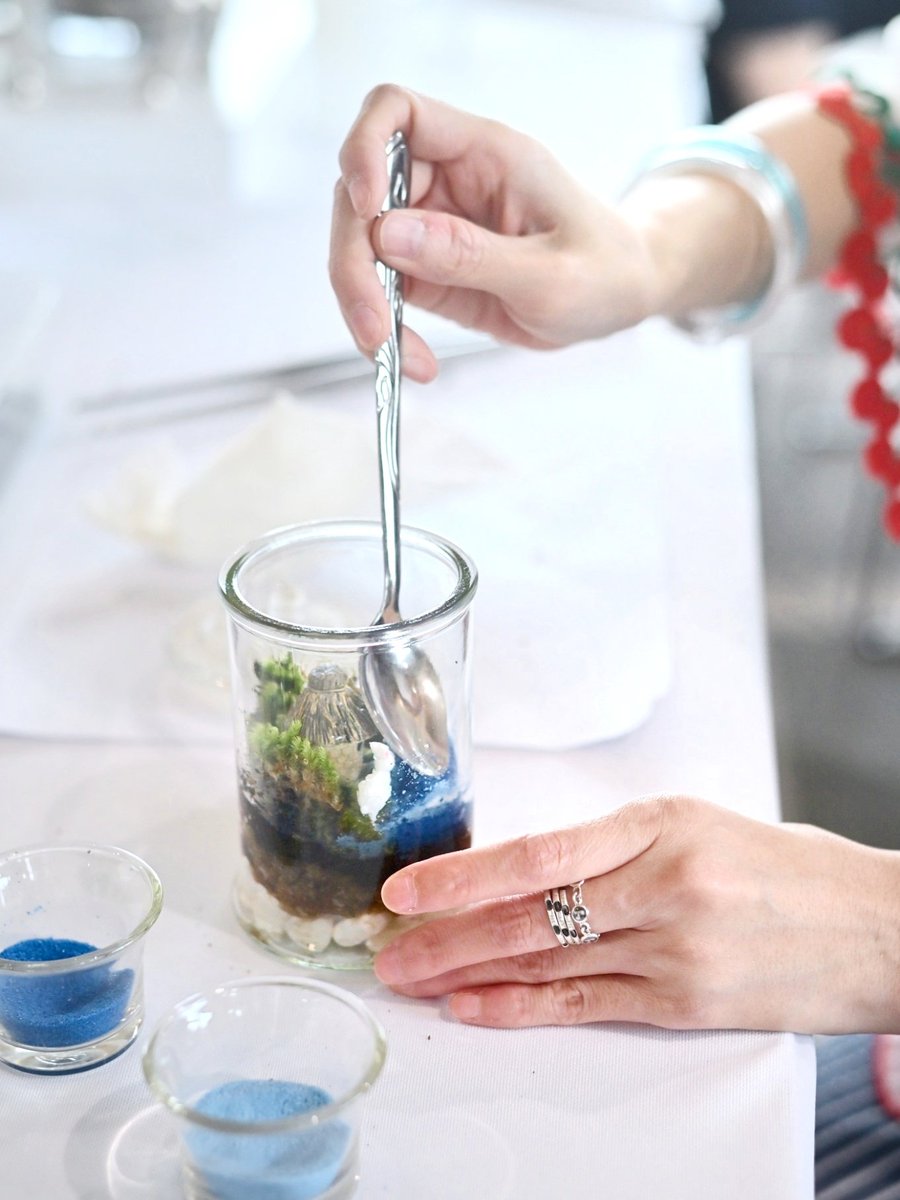 ChanonWakeShop's tweet photo. Terrarium #workshop เวิร์กช็อปจัดสวนในโหลแก้ว เพลินๆ กับการสร้างสรรค์ผลงานครับ | ขอบคุณ ธ.กรุงไทย และทุกคนนะครับ

#เวิร์คช็อป #จัดสวนในโหลแก้ว #terrarium #DIY #crafts #สวนในโหลแก้ว #จัดสวนในขวดแก้ว #สวนจิ๋ว #สวนขวด #สวนขวดแก้ว #workshopbkk #bkkworkshop #thailandevent #eventthai https://t.co/chFGxoNUA4